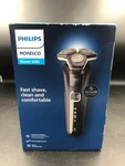 Philips Norelco Series 5200 Dry Electric Shaver New In Box. Fixed Price $42.95.