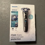 Philips Norelco 7200 Rechargeable Wet & Dry Electric Shaver S7887/82 Senseiiq. Fixed Price $100.00.