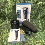Philips Norelco Mens Rechargeable Shaver 7700 With Senseiq Technology. Fixed Price $69.99.